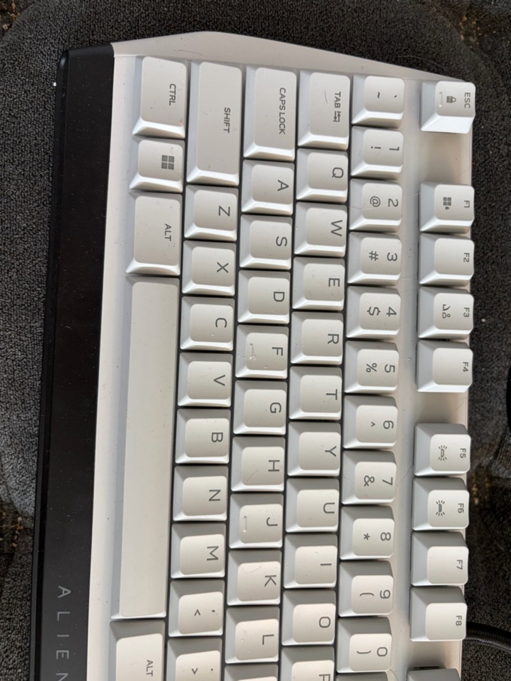 Alienware Low Profile 510K Mechanical Full Sized Keyboard - Picture 5 of 9
